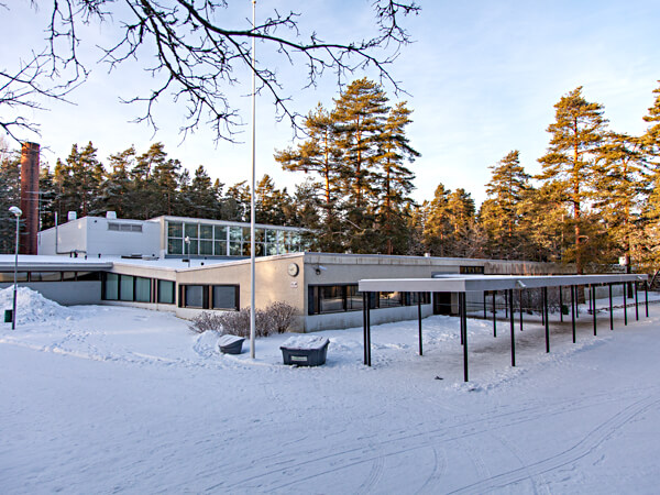 H&auml;rk&auml;vehmaan koulu